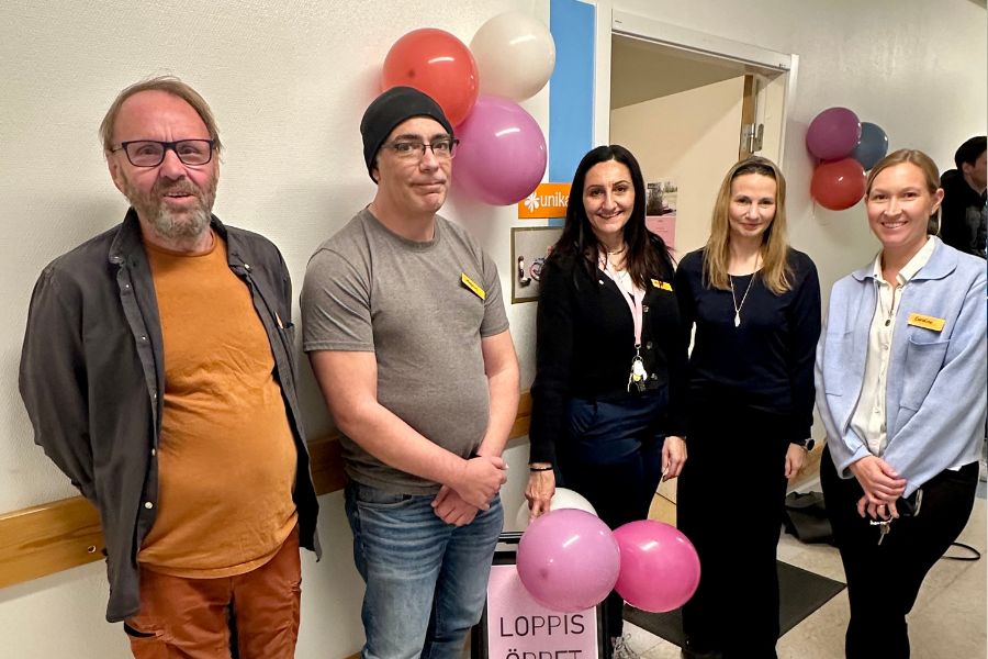 Några i personalen som arbetat med loppisen.
